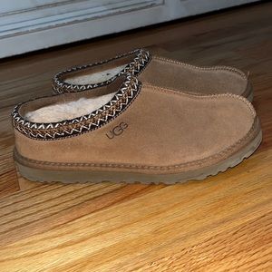 Like-New Ugg Tasman Slippers